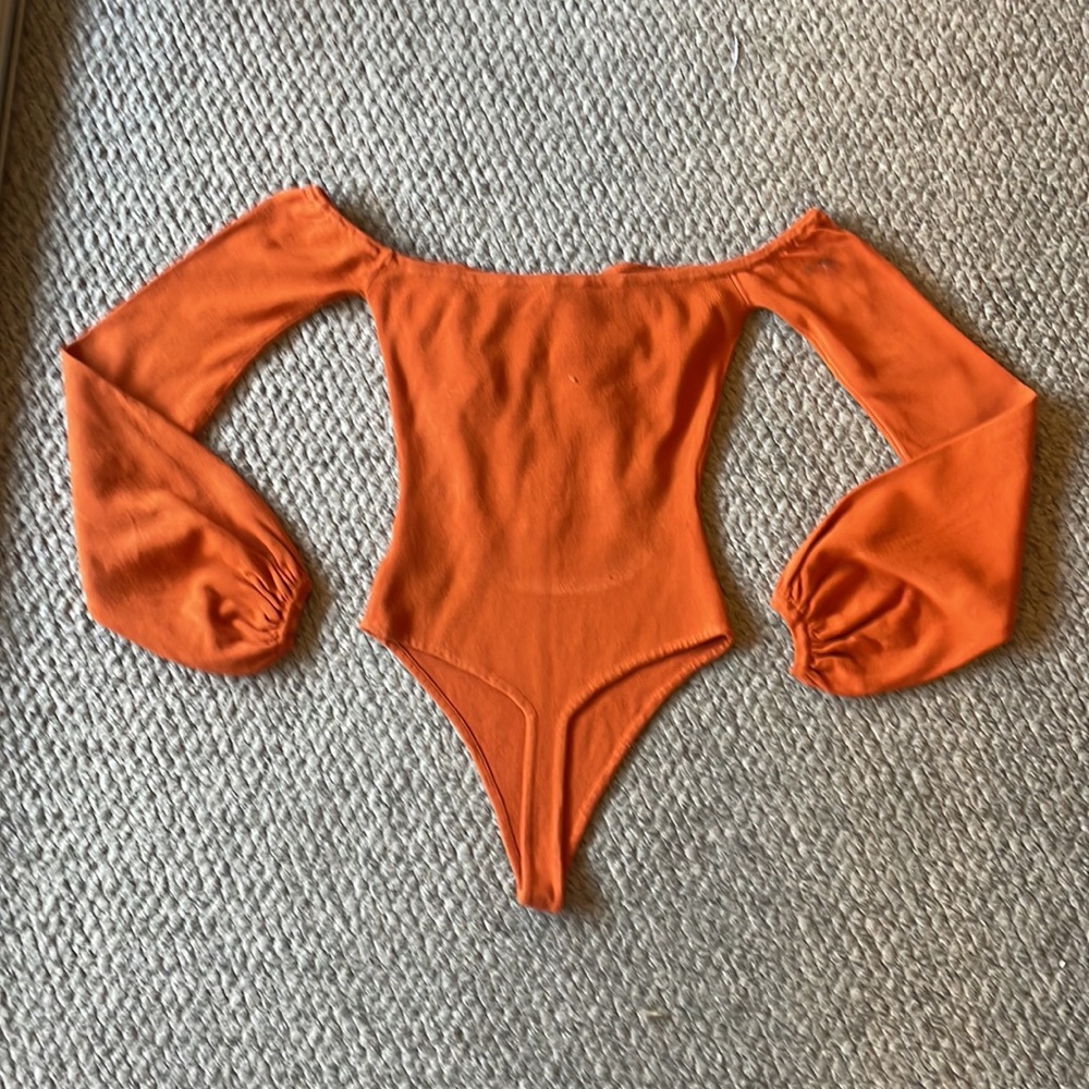 Hera Collection knit onesie top - Picture 4 of 4